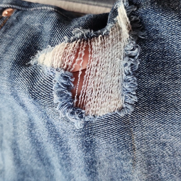 CELEBRITY PINK Distressed Jean Cuffed Shorts - Picture 4 of 6